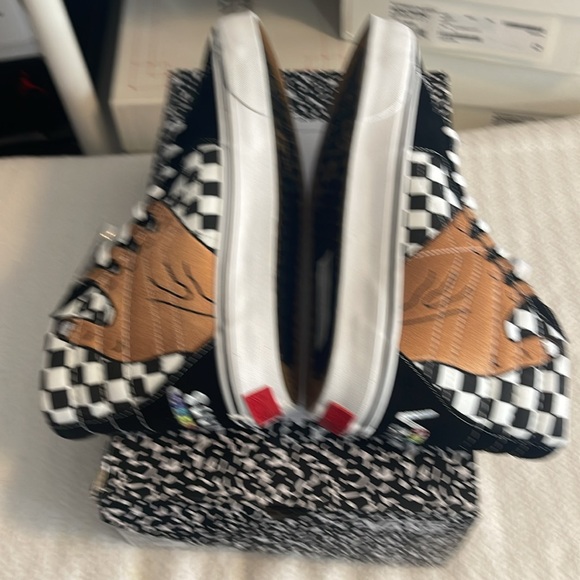 Vans - Picture 3 of 4